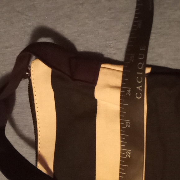 Victoria's Secret huge expandable bag - Picture 7 of 8